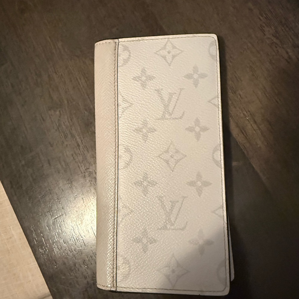 Louis Vuitton White Monogram Brazza wallet